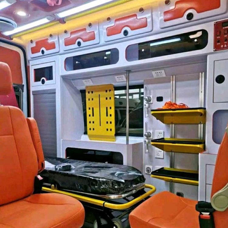 奉新长途救护车护送病人租赁价格